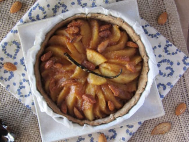 Tarte aux pommes et aux amandes caramélisées