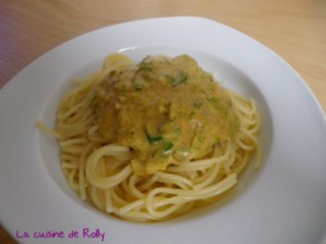 Spaghetti au curry et poireaux