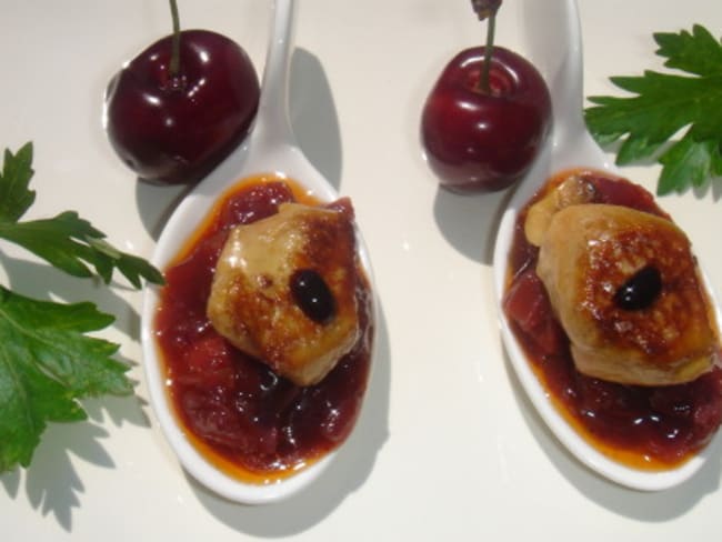 Brisures de foie gras au chutney de cerises