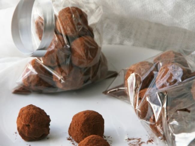 Coeur de truffes au chocolat, à l'ail noir