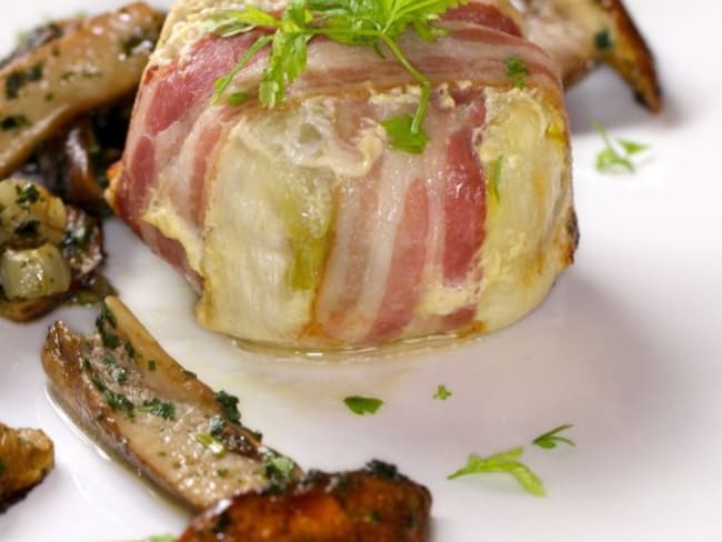 Pigeon en ballotin d'endive au lard et aux cèpes pour les fêtes