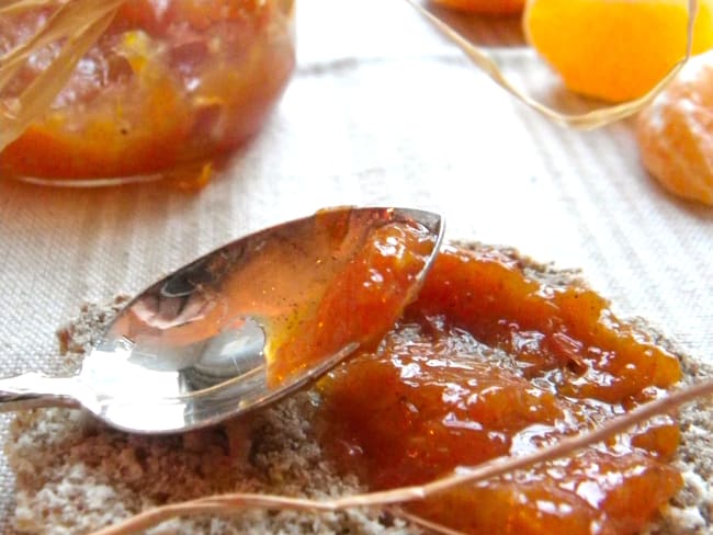 Marmelade de Noël aux clémentines, pamplemousses et épices