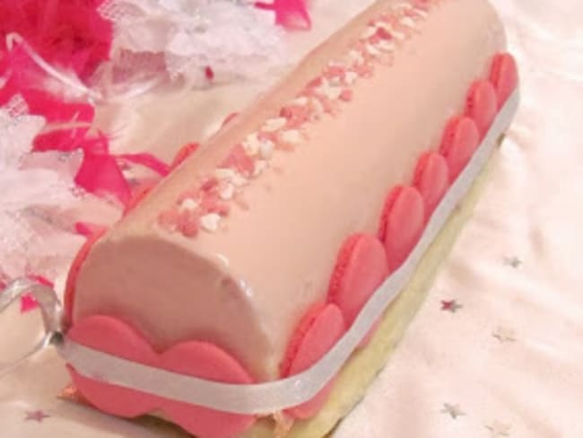 Bûche Bisounours vanille fraise pour les fêtes