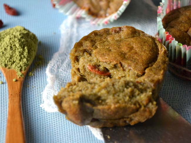 Fondants au kaki, thé matcha et baies de goji