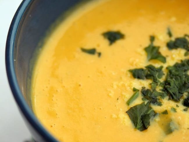 Velouté de potiron et de patate douce au colombo