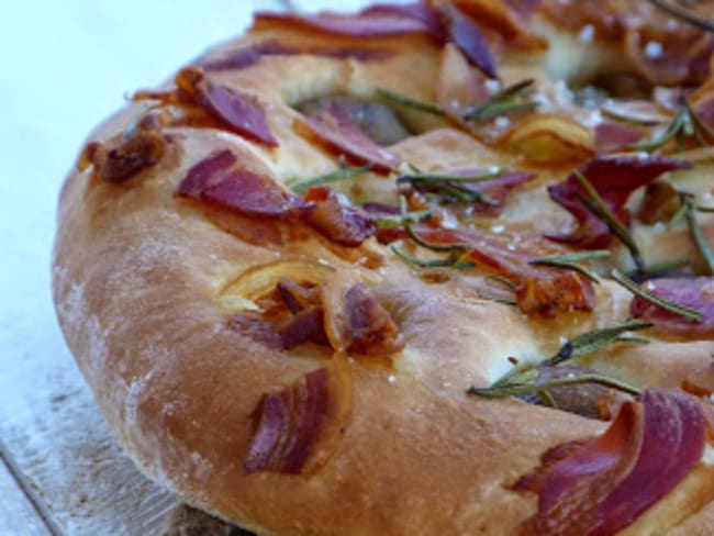 Focaccia à la châtaigne, pancetta et romarin