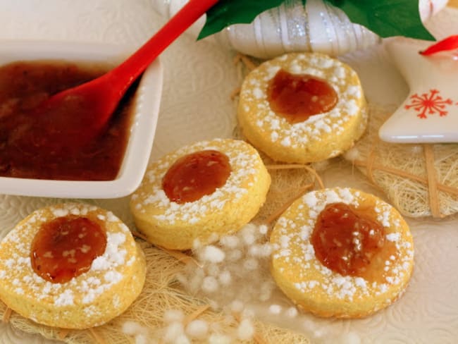 Biscuits sablés à la confiture fraise rhubarbe