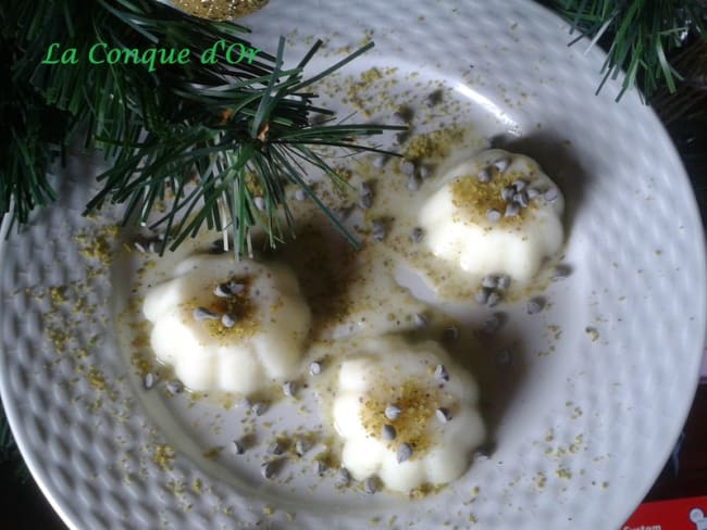 Biancomangiare ou blanc-manger aux pistaches et pépites de chocolat