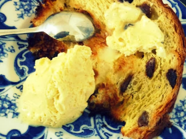 Panettone grillé et Glace à la Vanille un peu magique