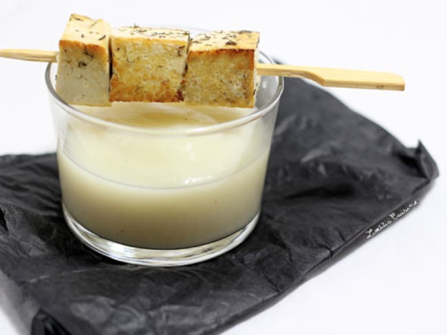 Purée de choux fleur au poivre vert et brochettes de tofu mariné au citron et aneth