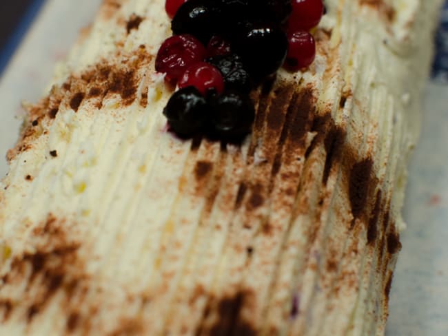 Bûche aux fruits rouges et au mascarpone