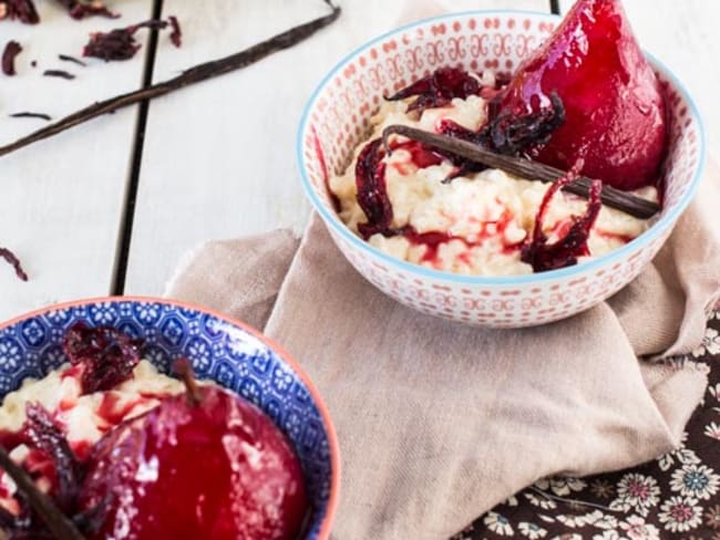 Riz au Lait à la Vanille et Poires Pochées à l’Hibiscus