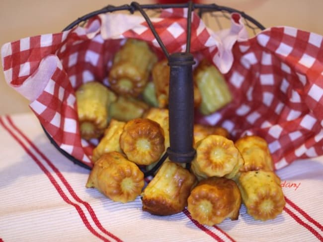 Petits bouchons au Beaufort et à la moutarde au piment d'Espelette