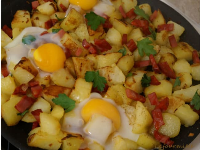 Pommes de terre sautées oeufs et chorizo