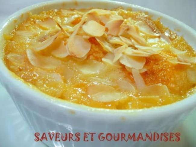 Gratin de pêches aux amandes