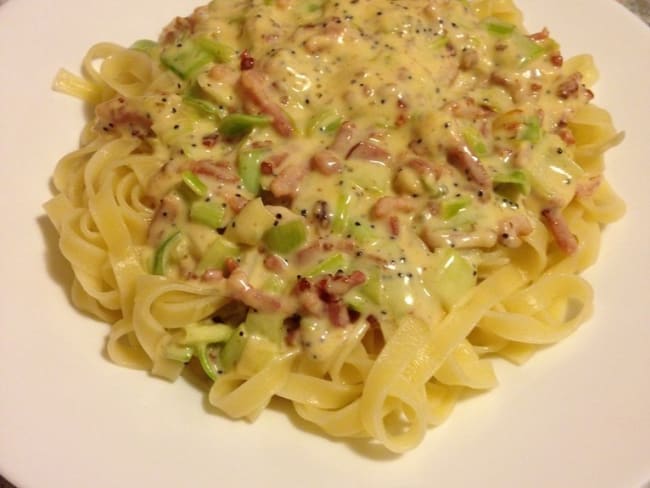 Tagliatelles carbonara aux poireaux