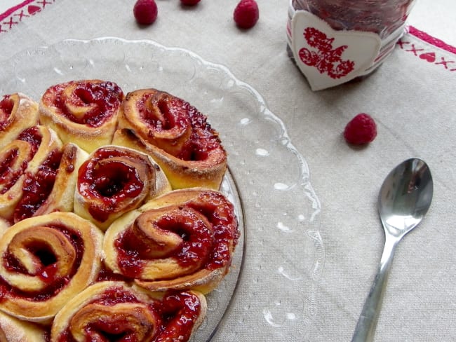 Raspberries Rolls, petites brioches roulées à la framboise