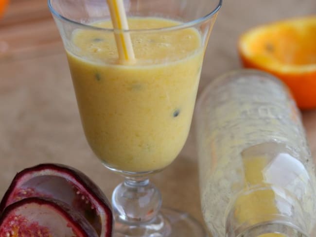 Smoothie fruit de la passion et mangue