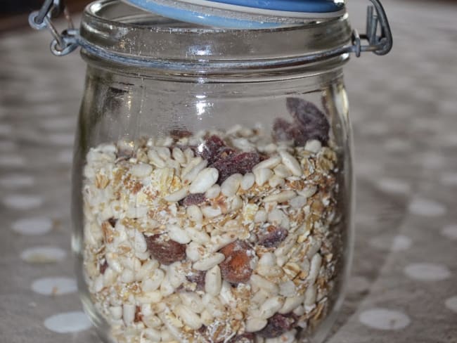 Muesli aux noisettes et cranberries