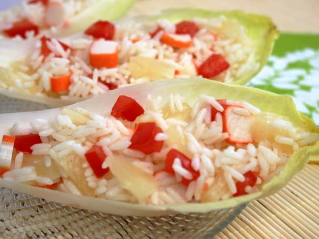 Salade de riz en barquette d'endives