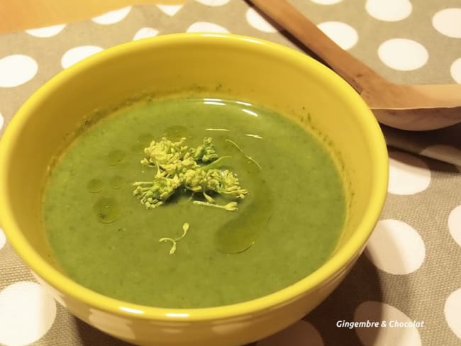 Soupe aux brocolis, épinards et poireaux