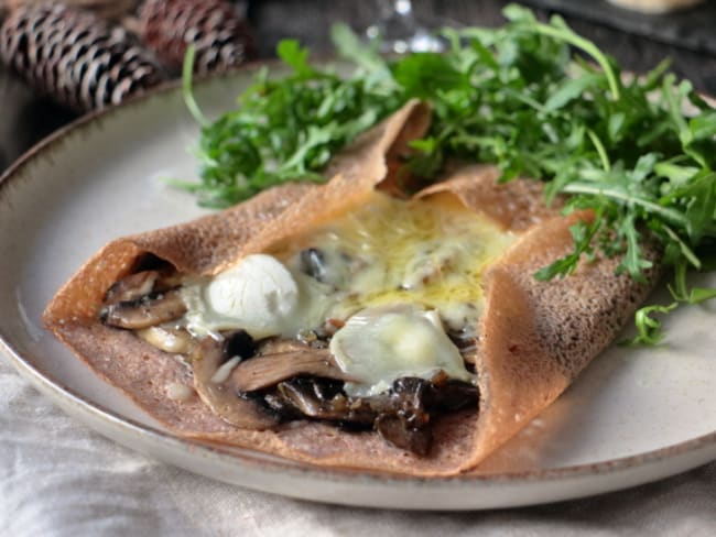 Galettes de blé noir aux champignons et fromage de chèvre