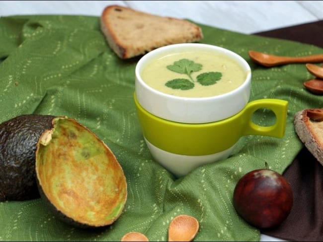 Velouté d’avocat à la coriandre