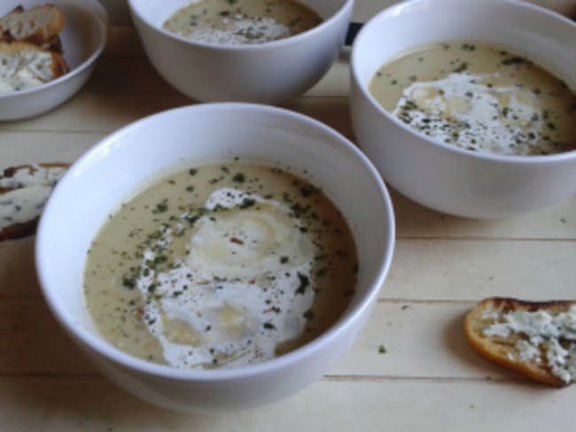 Soupe de brocolis au bleu