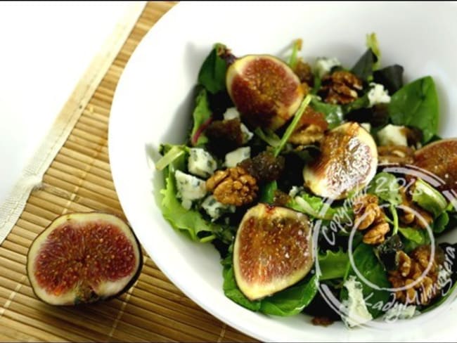 Salade aux figues, noix et Roquefort