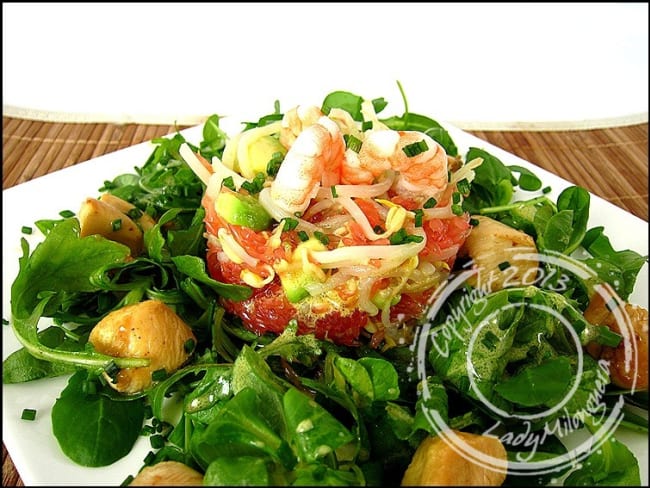 Salade de poulet mariné, crevettes et pamplemousse de Cyril Lignac