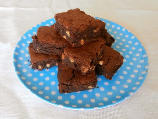 Brownies aux deux chocolats, beurre de cacahuète, Reese's et noix