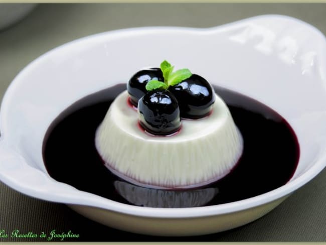 Panna cotta parfumée aux cerises amarena