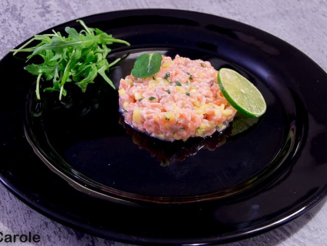 Tartare de saumon à la mangue et au citron vert