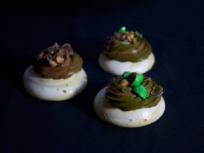 Mini pavlova chocolat, matcha et M&M’s