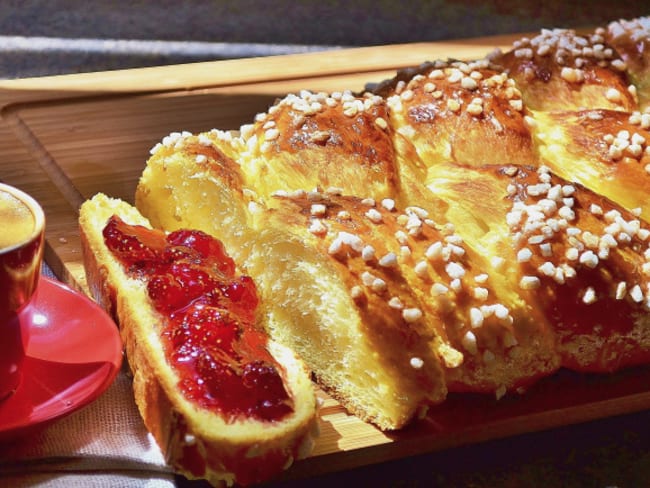 Brioche tressée à la fleur d’oranger