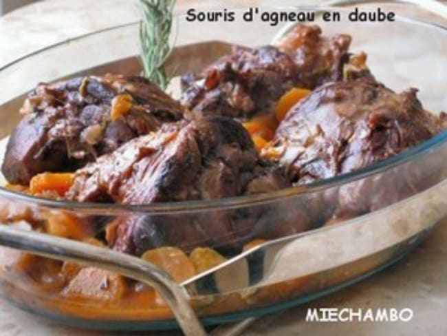 Souris d'agneau confite en daube au vin rouge