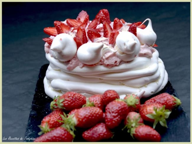 Pavlova, mousse aux gariguettes