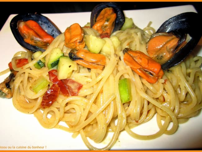 Spaghettis aux moules et courgettes