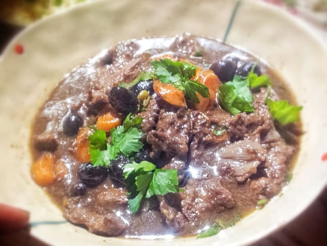 Estouffade de boeuf aux câpres, olives noires et anchois comme en Camargue