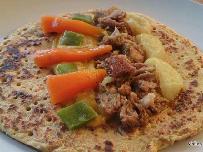 Collier d’agneau et légumes de printemps sur galettes de pois chiches et purée de légumes