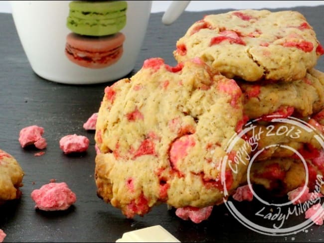 Cookies aux pralines roses et chocolat blanc