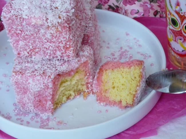 Lamingtons chocolat blanc à la rose