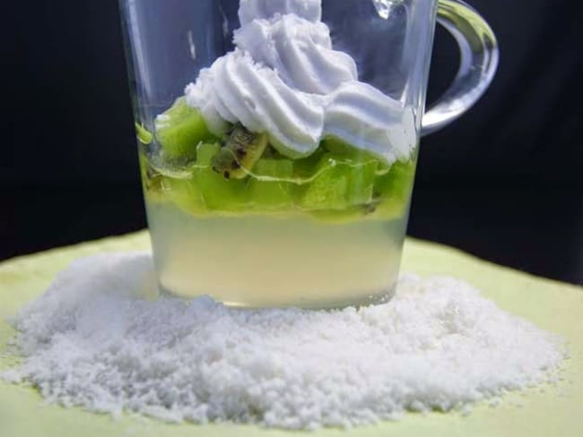 Verrines, eau de coco magique...kiwi et chantilly de lait de coco