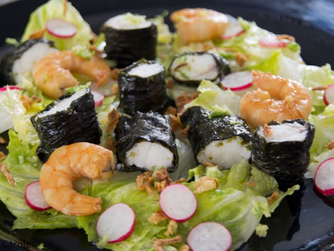 Salade de lotte entourée d’algue nori et crevettes marinées