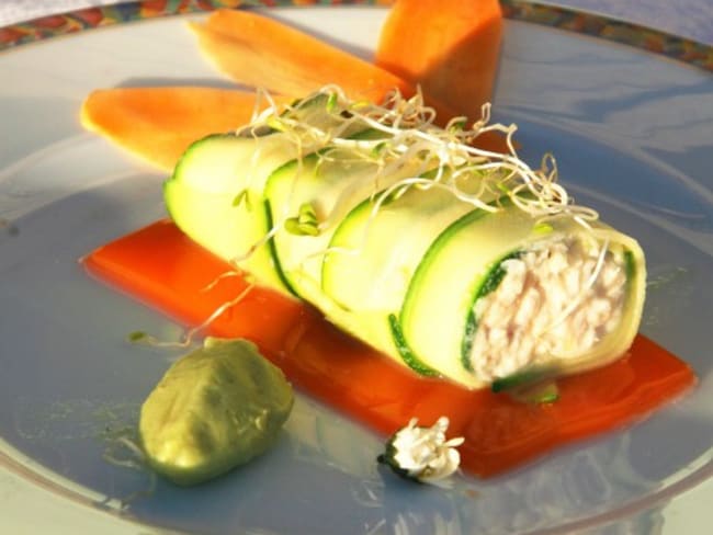 Courgette en rouleau de crabe, gelée de carottes aux agrumes, et sorbet avocat mandarine