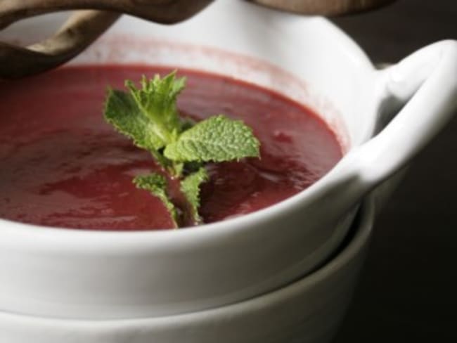 Soupe froide betterave, kiwi et framboise