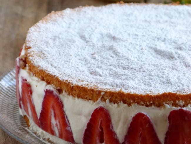 Gâteau ricotta et fraises au miel de lavande