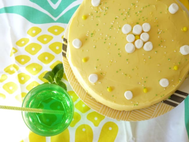 Funfetti lemon layer cake : un beau gâteau à étage au citron