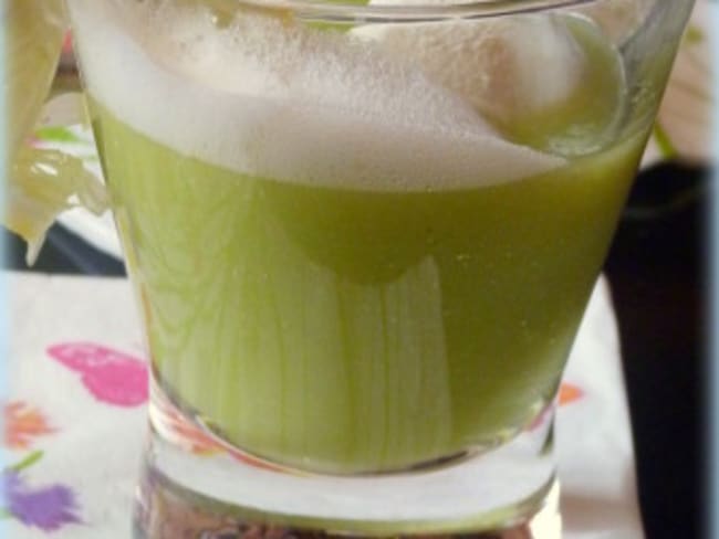 Cocktail de courgettes, billes fondantes de roquefort et espuma citron