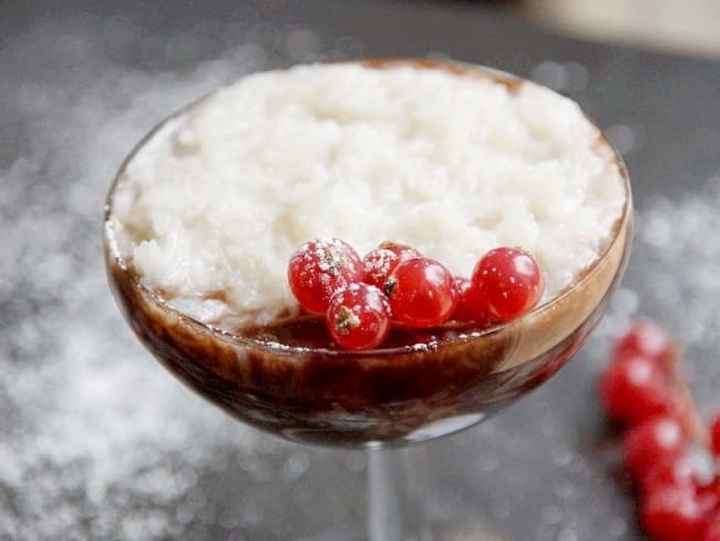 Riz au lait de konjac au lait de coco et aux fraises